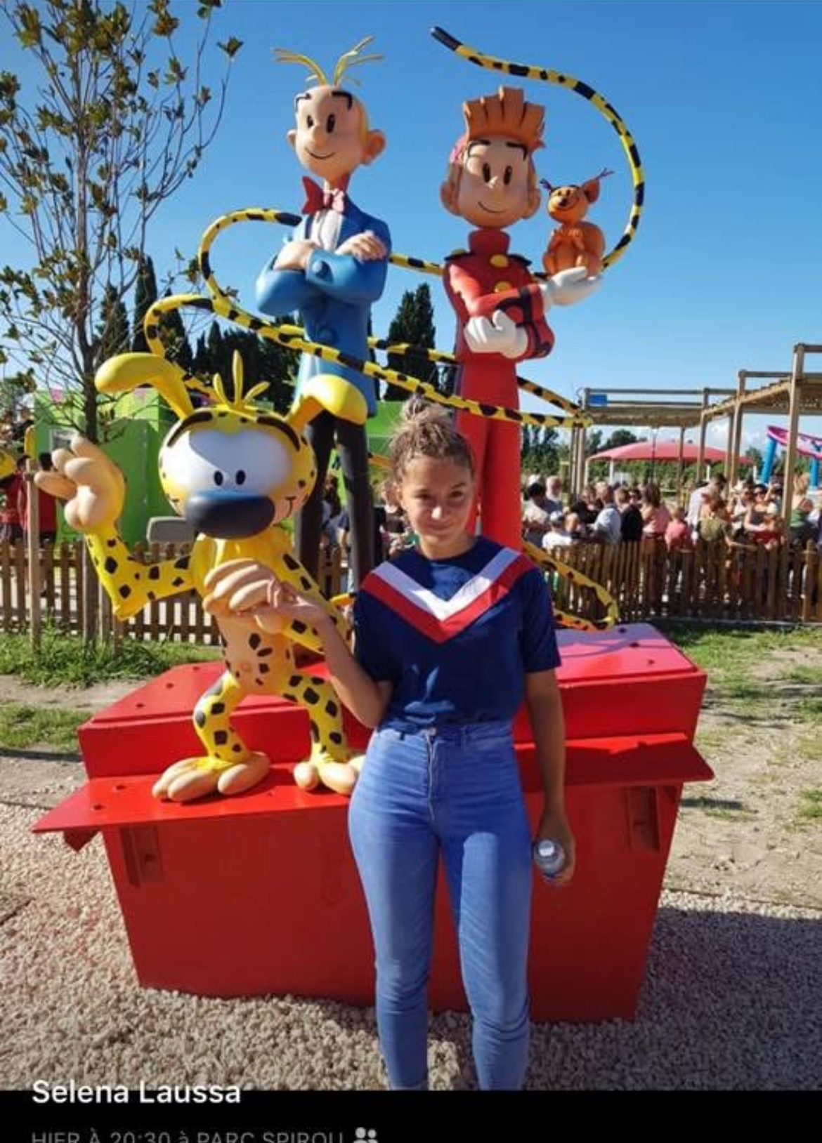 Sylvie surée et ses salopes de filles Vanessa et Laura