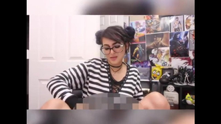 Sssniperwolf Fingering herself