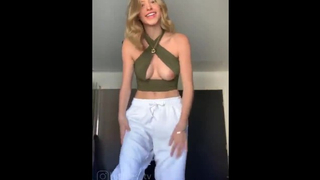Lea Elui - Iglive Nipslip