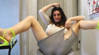 Busty big tits milf is squiring in the office