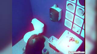 Exhibitionist chick masturbates solo