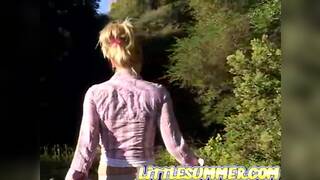 Sexy teen lesbian fingering pussy