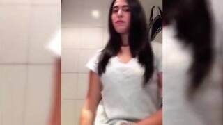 mi novia    desnudandose  para  mi