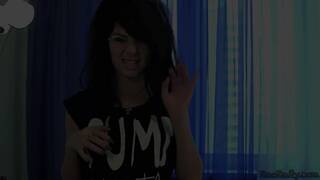 Emo Emily Couch Play Dildo