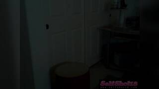 Blonde Girl Seduce her fans on cam