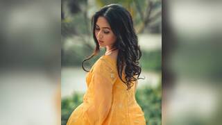 sexy dance of mumbai girl maanvi kakkar