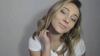 beauty brought herself to squirt