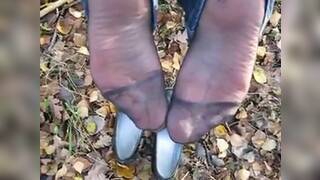 Sperma auf deutsche Milf Nylonsohlen