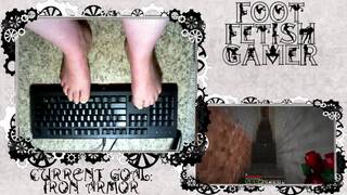 Sexy feet playing minecraft Pt 2