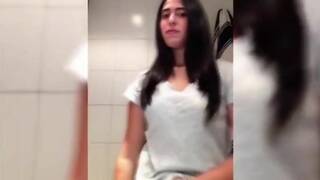 mi novia    desnudandose  para  mi