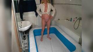 Pissen und Ficken imPool