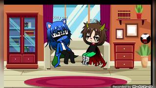 Exe y kitth solos en casa