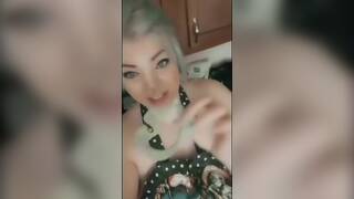 Carrisa Saricono cooks cum cookies for breakfast