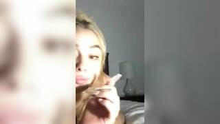 she knows she is a hot babe