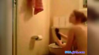 unknown Women (Nr:002): Hon rider en stor dildo (låg kvalitet)