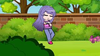 Rylia pisses herself in Her backyard after getting locked out