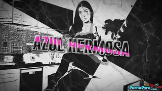 Azul Hermosa Comes Home To Blow Small Hands Who Is Doing Work