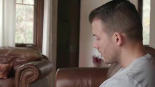 新感觉女学生想要学习如何吸吮和性交方式