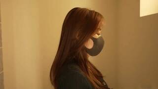 21次连续潮吹！出门倒垃圾被邻居小哥偷窥，尾随到家中干到淫水四射 (下 集）