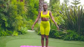 toned babe gets her pussy stretched by bwc