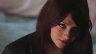 solo teen cassie laine plays with her clit - babes