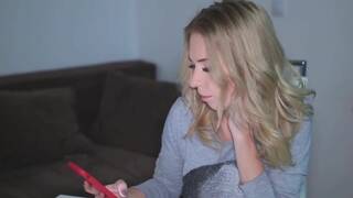 sexy amateur natural milf takes big cock