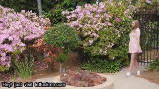 anal - sexy tenant spreads her legs for future discounts