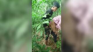 Teen lovers Fuking in jangaal