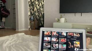 Big booty babe takes a hard ride