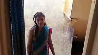 Chhoti Bhabhi Aaj Chudai lene Ke Liye Debar Ki Room Per Aaya Hai Pihu Nandini