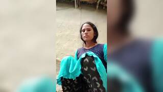 Village girl showing boobs n fingering hairy pussy 2