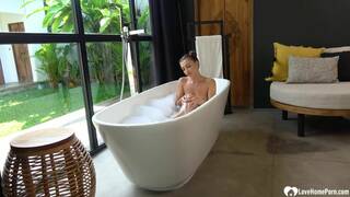 Big ass babe fucked in her bathtub