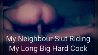Die Schlampe meiner Nachbarin reitet auf meinem großen harten Schwanz