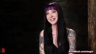 escrava de cabelo roxo