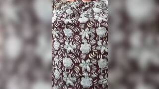 desi college girl showing her huge milky boobs and fingering her wet creamy pussy.