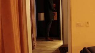 Cum Kiss Cuckold: Rough Amateur Brunette