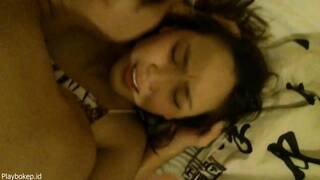 Digenjot Terus Sampe Tembem Memeknya