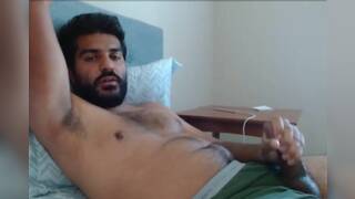 Horny Pakistani Guy Cums