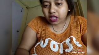Kolkata bengali girl showing Hugh boobs