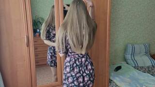 Blonde Babe's Pussy Stretched to the Extreme