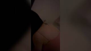 Amateur petite asian gives a blow job