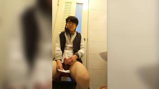 Taiwanese Man Cums