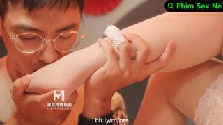 Fuck 3 big breasted girls