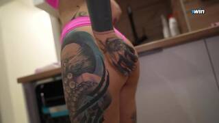 Housemaid gets ass fucking cork from ginormous dick, spunk on glasses - bitchy