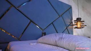 Seductive Housekeeper let me Fucked her at my Flat