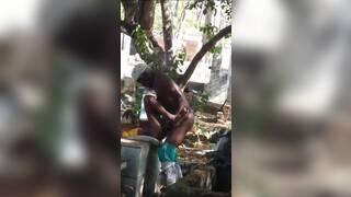 Coveiro metendo na cracuda no cemitério