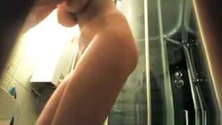 Stepdaughter 25 spied on in shower (gorgeous body)