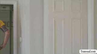 Getting head from bros TS stepsister while live